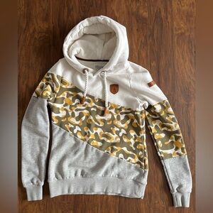 Wanakome Hoodie Camo White and green Women’s small. Outdoor Western